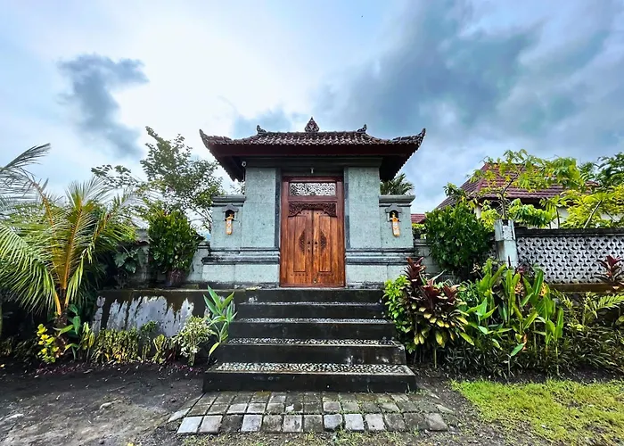 Pastiny Santy Sidemen (Bali)