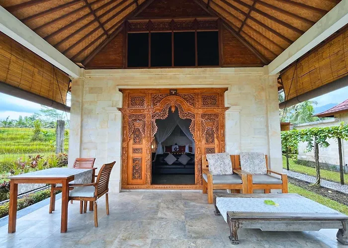 Pastiny Santy Sidemen (Bali)