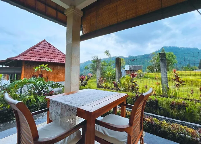 Pastiny Santy Sidemen (Bali)